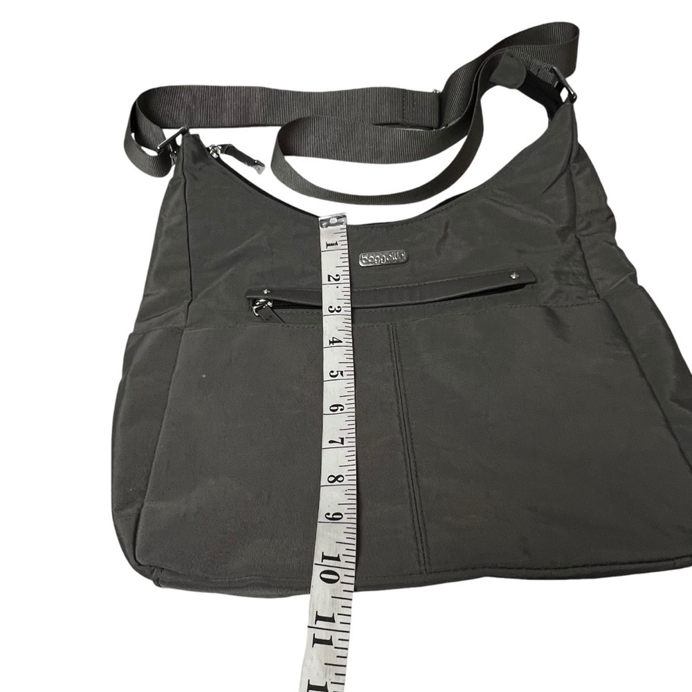 NWOT Baggallini Gray Crossbody Purse Bag Nylon minimalist travel Resort - Picture 7 of 10